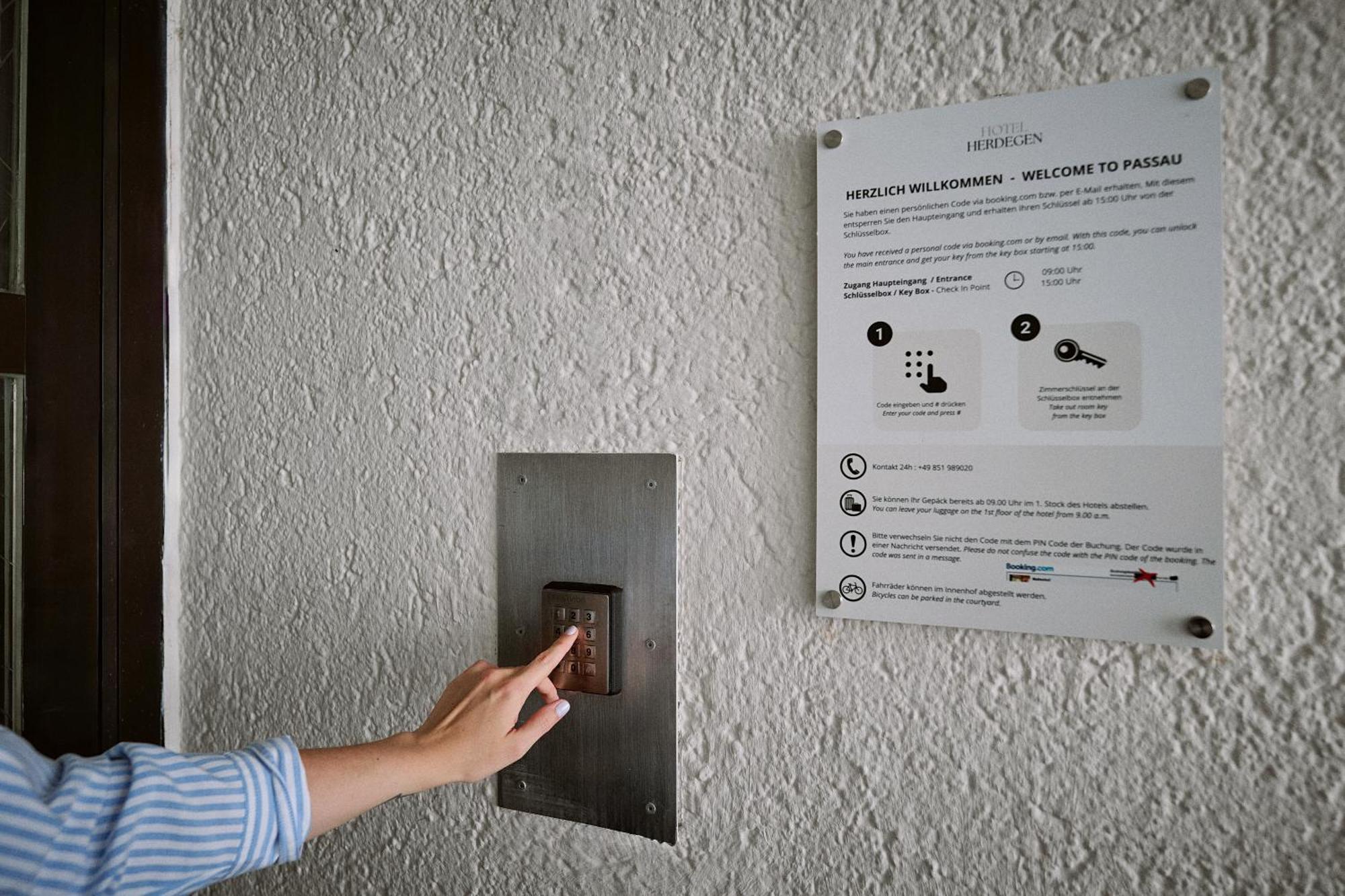 Herdegen Rooms - Self Check-In Passau Eksteriør billede